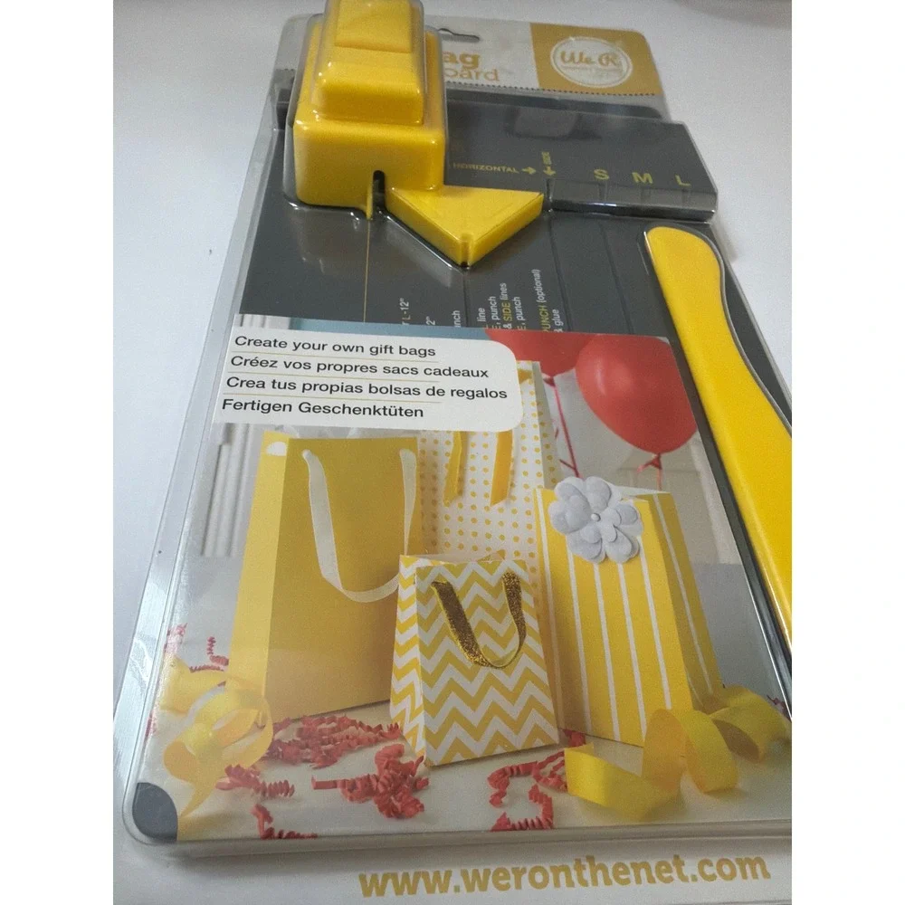 We R Memory Keepers Gift Bag Punch Board DIY Paper Craft Tool New 71333-3